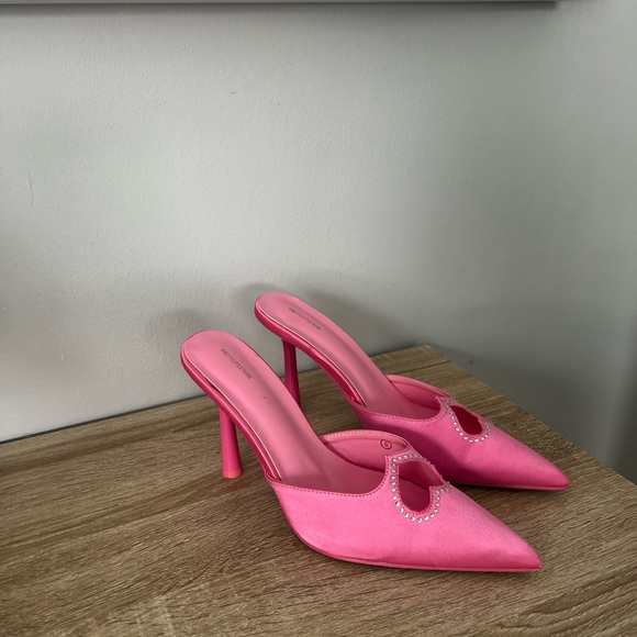 Pink Heart heels - Picture 8 of 9